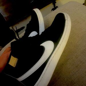 Nike woman’s shoes size 10